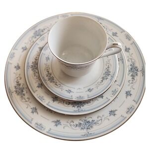 Single Place Setting - Nitto Claridge W 76 China Blue Flowers Silver